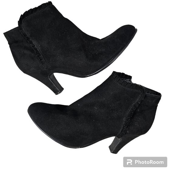 Aerosoles Tape Gun Black Booties Women's Size 9 - Picture 1 of 11